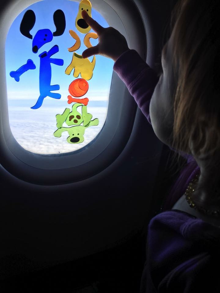 kids on airplane with window gels
